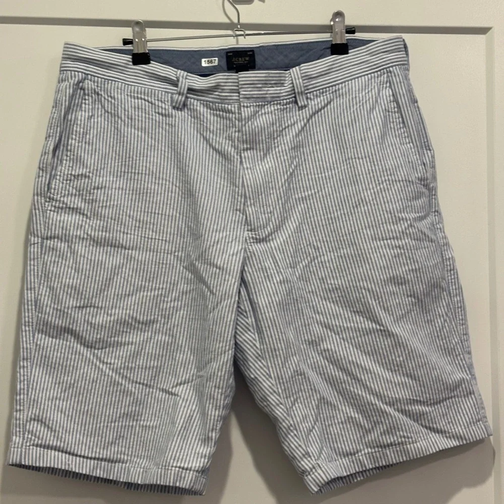 J.Crew Mens 34 Seersucker Shorts Blue White Striped Cotton Preppy Summer 10.5 In